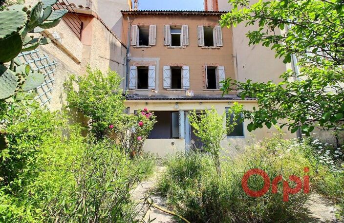 Rare à Endoume (13007) - Immeuble (10 pièces- 165m2) en mono-propriété avec jardin et aperçu mer — photo 2