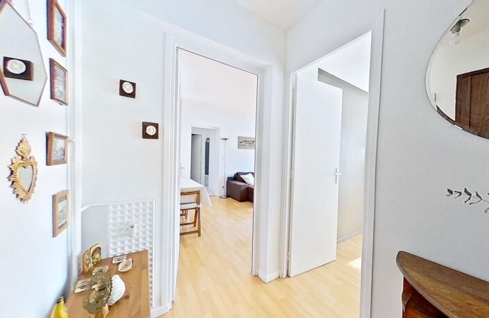 Appartement T2 Croix Rousse + place de parking — photo 4