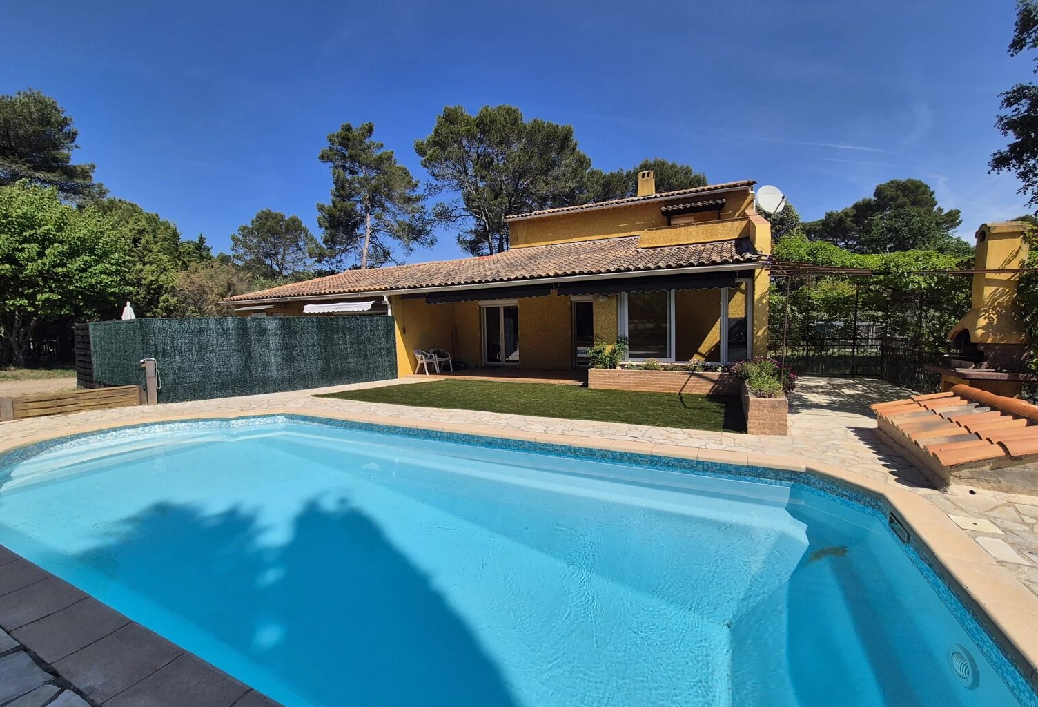 Villa 160 m² avec dépendance, piscine et terrain 2 800 m² — photo 1