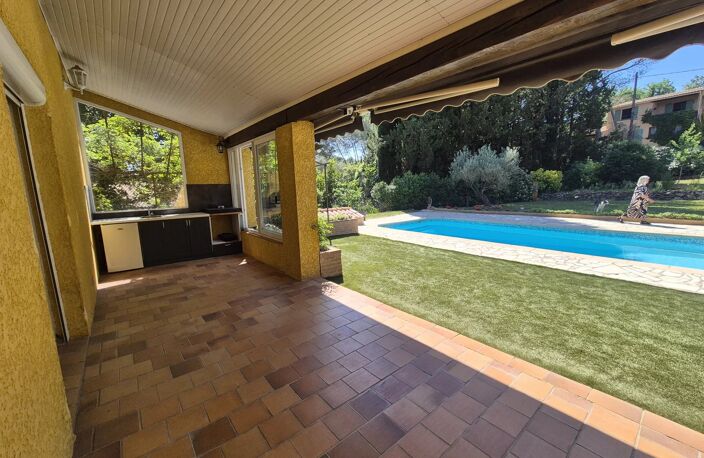 Villa 160 m² avec dépendance, piscine et terrain 2 800 m² — photo 2