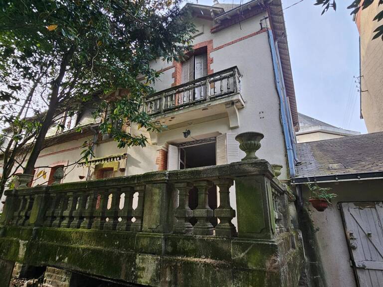Quartier Monselet, garage de 45m², 9 chambres — photo 1