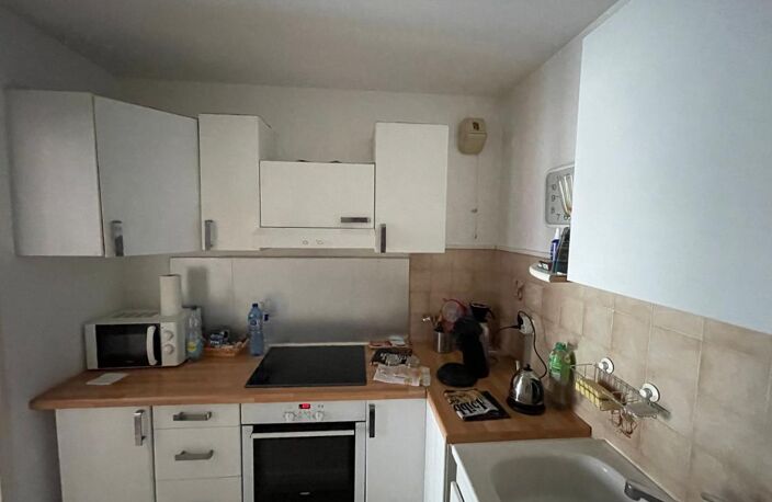 A VENDRE SANARY SUR MER 83110 CENTRE VILLE APPARTEMENT 2 PIECES LUMINEUX A 500 M DU PORT — photo 2