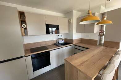 Appartement 3 pièces 242000 €