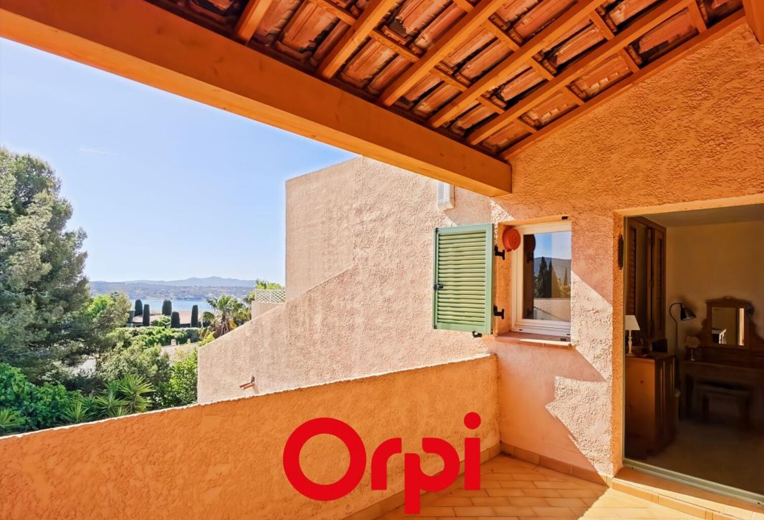 BANDOL APPARTEMENT AVEC PISCINE ET TERRASSE — photo 1