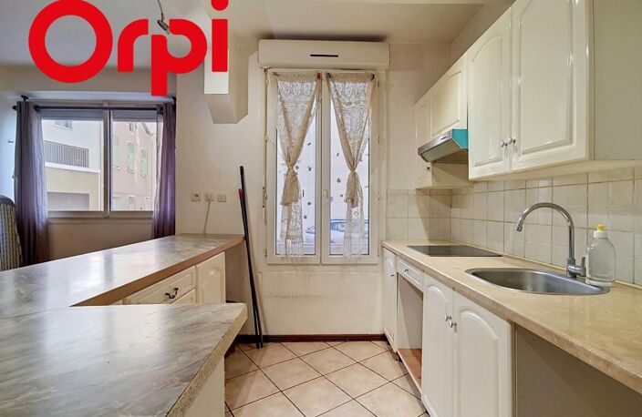 A vendre appartement T3 70m², grande cave, quartier Saint Jean (83100) — photo 3