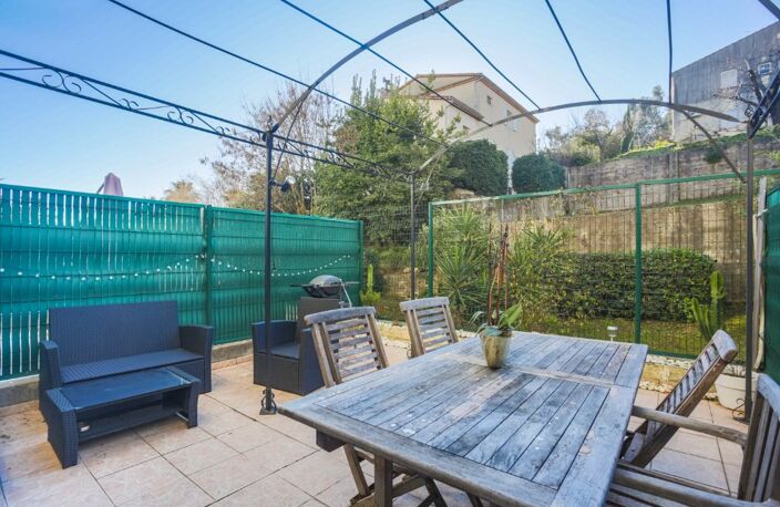 GRANDE TERRASSE - CALME - MEUBLE — photo 2