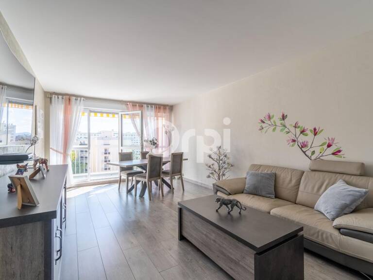 Appartement résidentiel 106 m² – 4 chambres – 3 balcons – parking –  proche centre-ville — photo 1