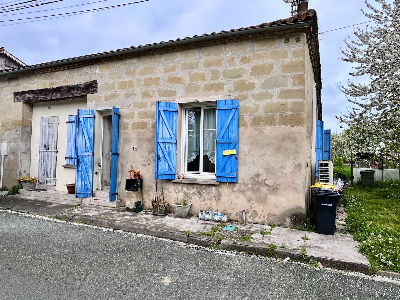 Jolie maison de village en pierre 120m2 avec jardin