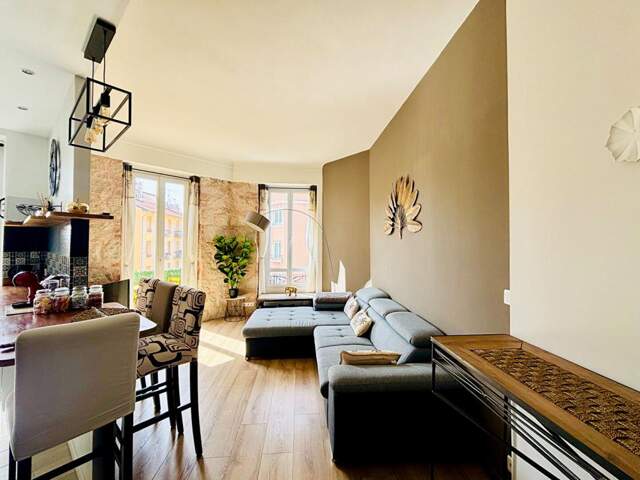 Appartement Nice vieux port 2 pièces 45 m2 avec balcon — photo du bien