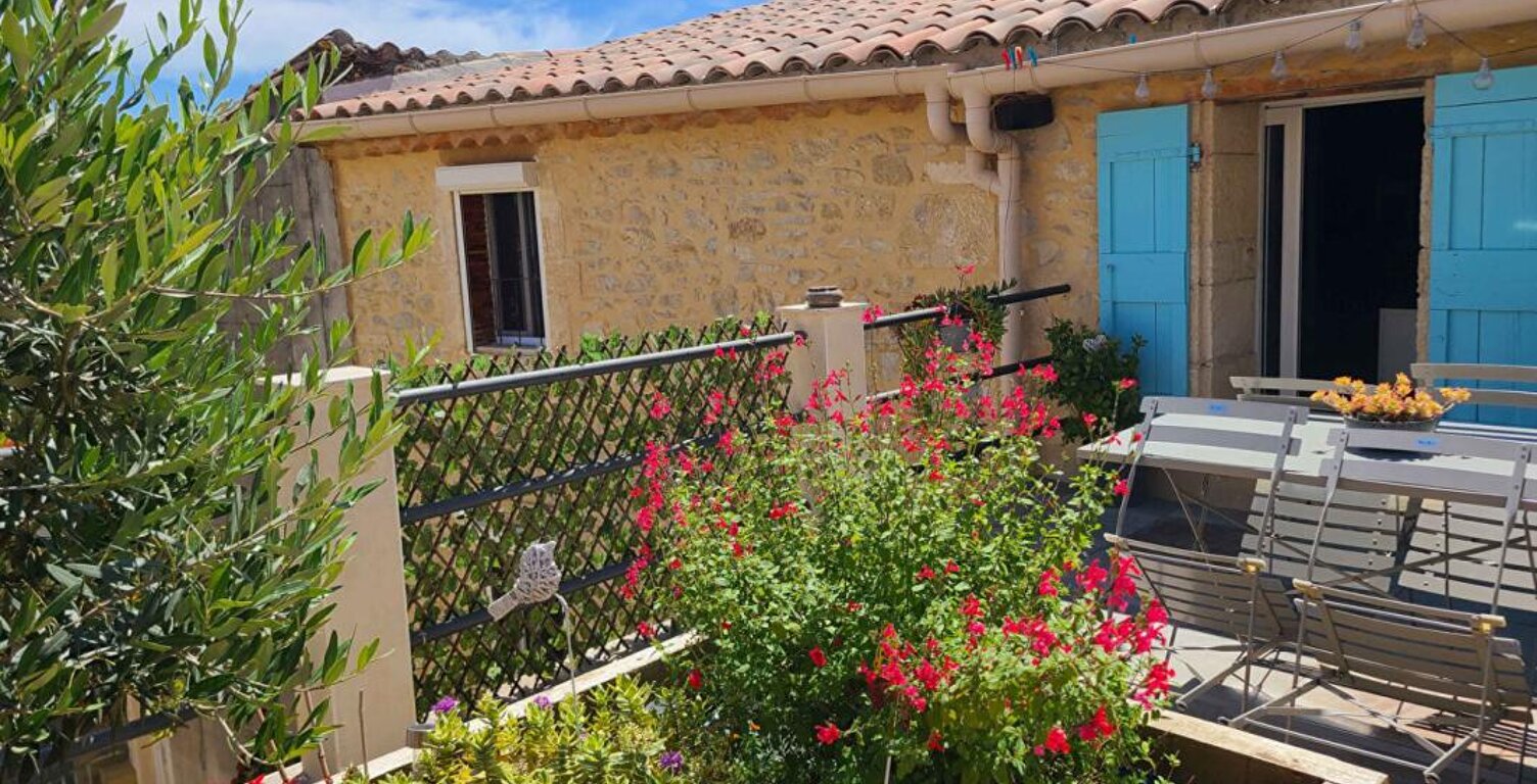 Maison de village rénovée en pierres avec bassin — photo 1