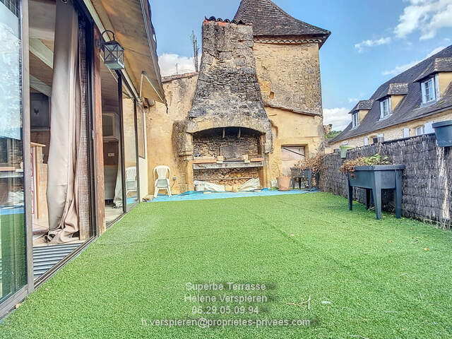 Maison  8 pièce(s) 254 m2 avec  dépendance — photo du bien