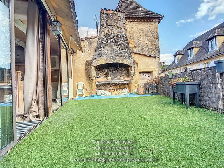 Maison  8 pièce(s) 254 m2 avec  dépendance — photo 1