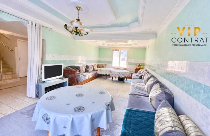 EXCLUSIVITES - RARE À STAINS -Maison 196 m² + Dépendance - 6 chambres - Fort potentiel — photo 2