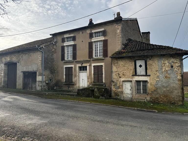 Maison de village sans vis vis 6 pièce(s) 160 m2 A RENOVER — photo 1