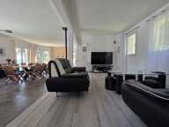 VILLA - 188 M² - 5 CHAMBRES - PISCINE - JARDIN — photo 3