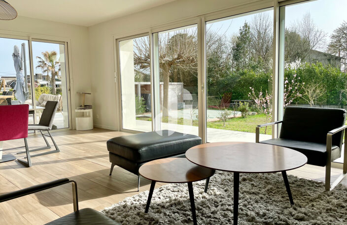 Maison 6p 5ch 210 m2 avec piscine entièrement rénovée DPE A — photo 2