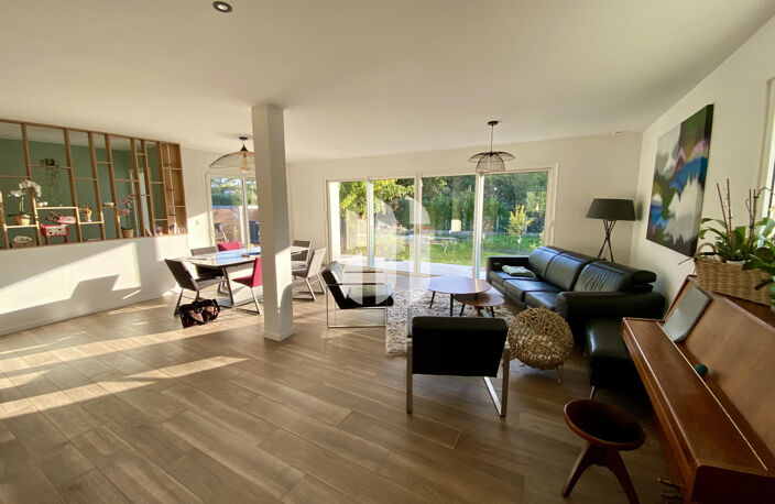 Maison 6p 5ch 210 m2 avec piscine entièrement rénovée DPE A — photo 4