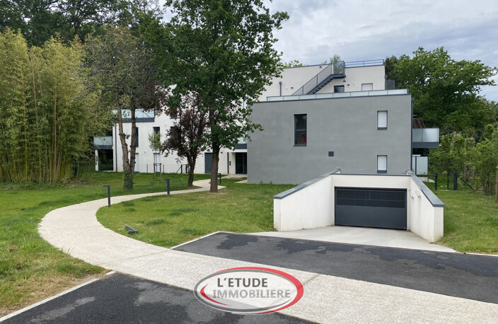 Dans environnement protégé, vaste appartement Neuf avec terr — photo 2