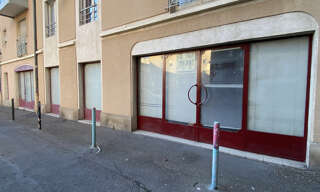 Bureau  187 m² à louer à Nîmes (30000)