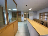 Bureau Proche de la cite administrative et des parkings du c — photo 2