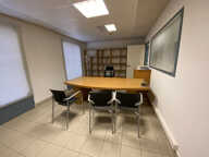 Bureau Proche de la cite administrative et des parkings du c — photo 3