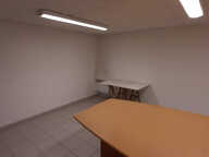 Bureau Proche de la cite administrative et des parkings du c — photo 4