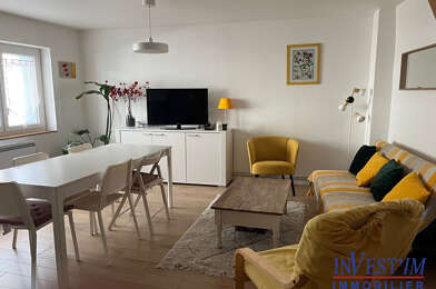 Appartement 3 pièces 880 €