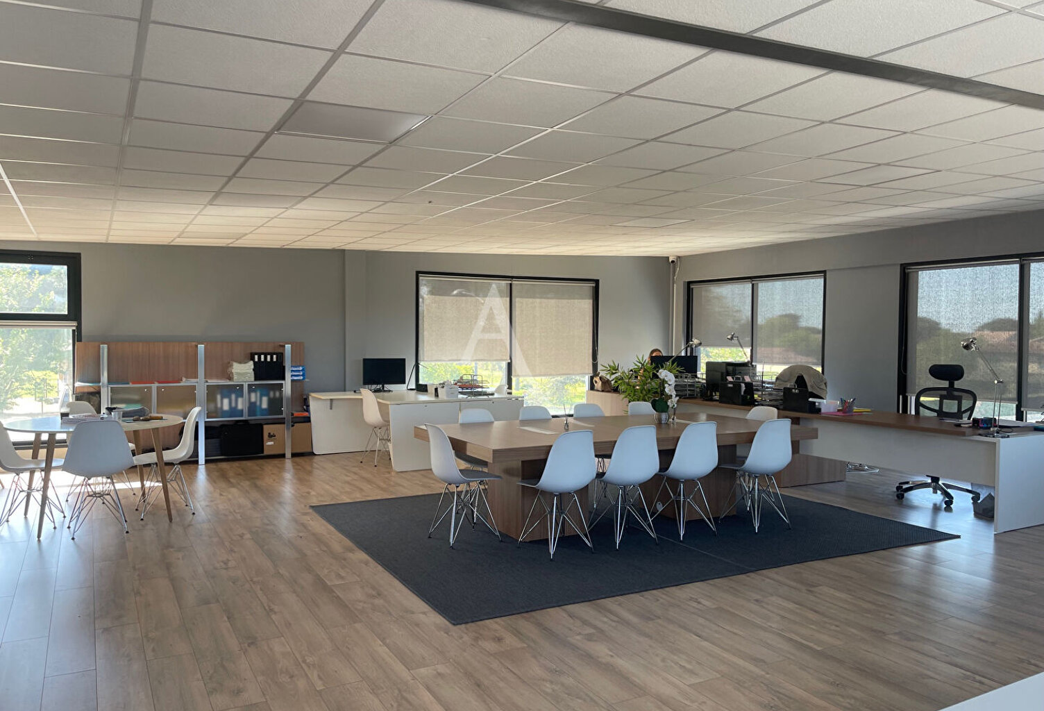 A LOUER  PLATEAU - BUREAUX/LOCAL - 106M² — photo 1