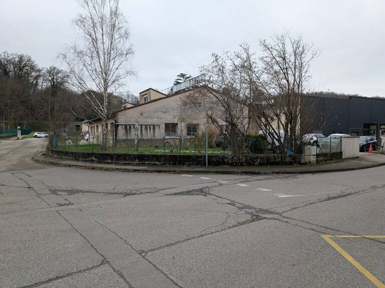 Local d'activité loué - Vienne  - 540 m2 — photo 1