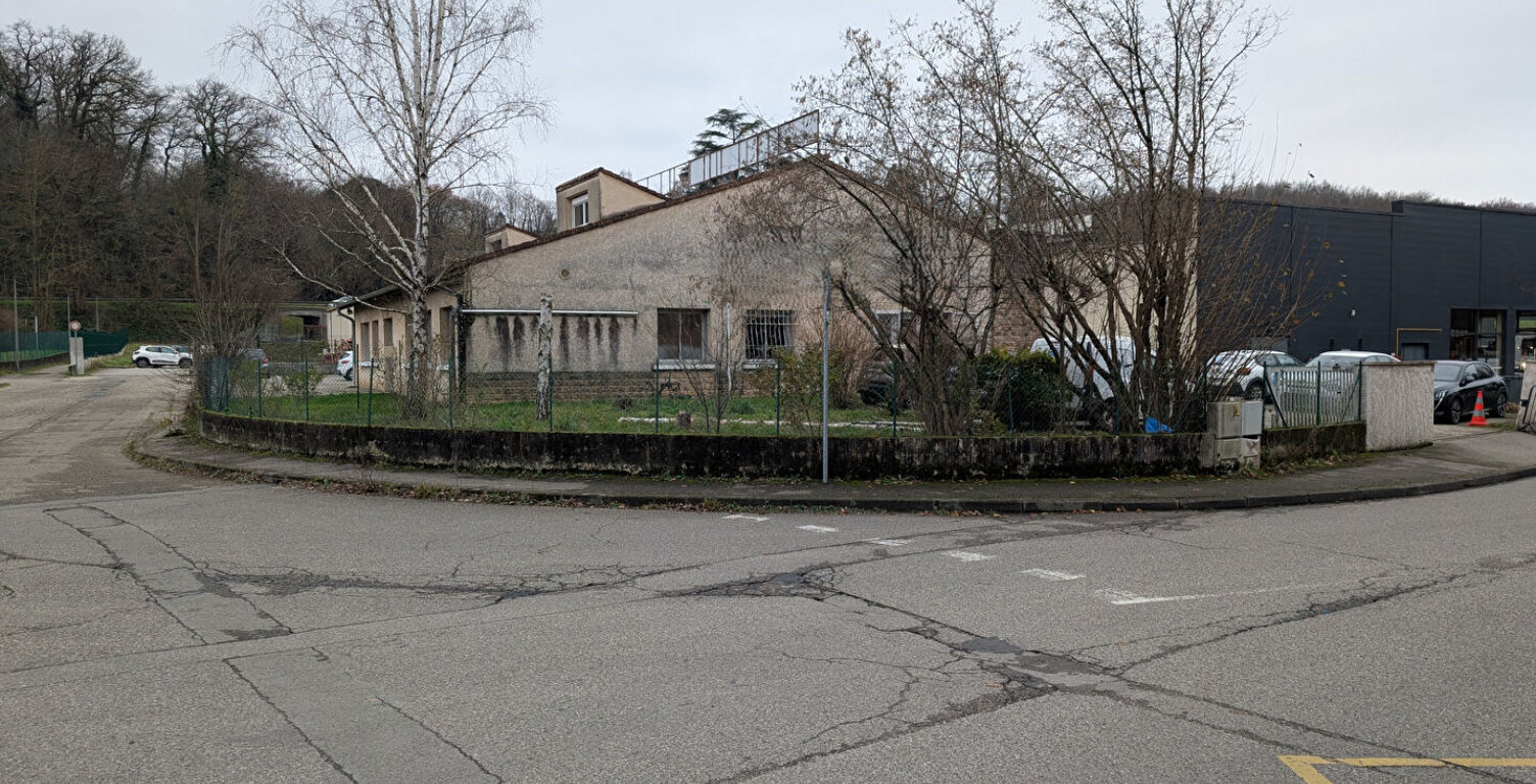 Local d'activité loué - Vienne  - 540 m2 — photo 1