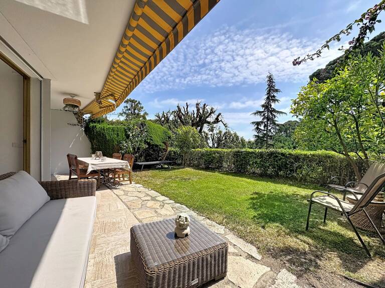 CANNES 2P REZ DE JARDIN TERRASSE — photo 1