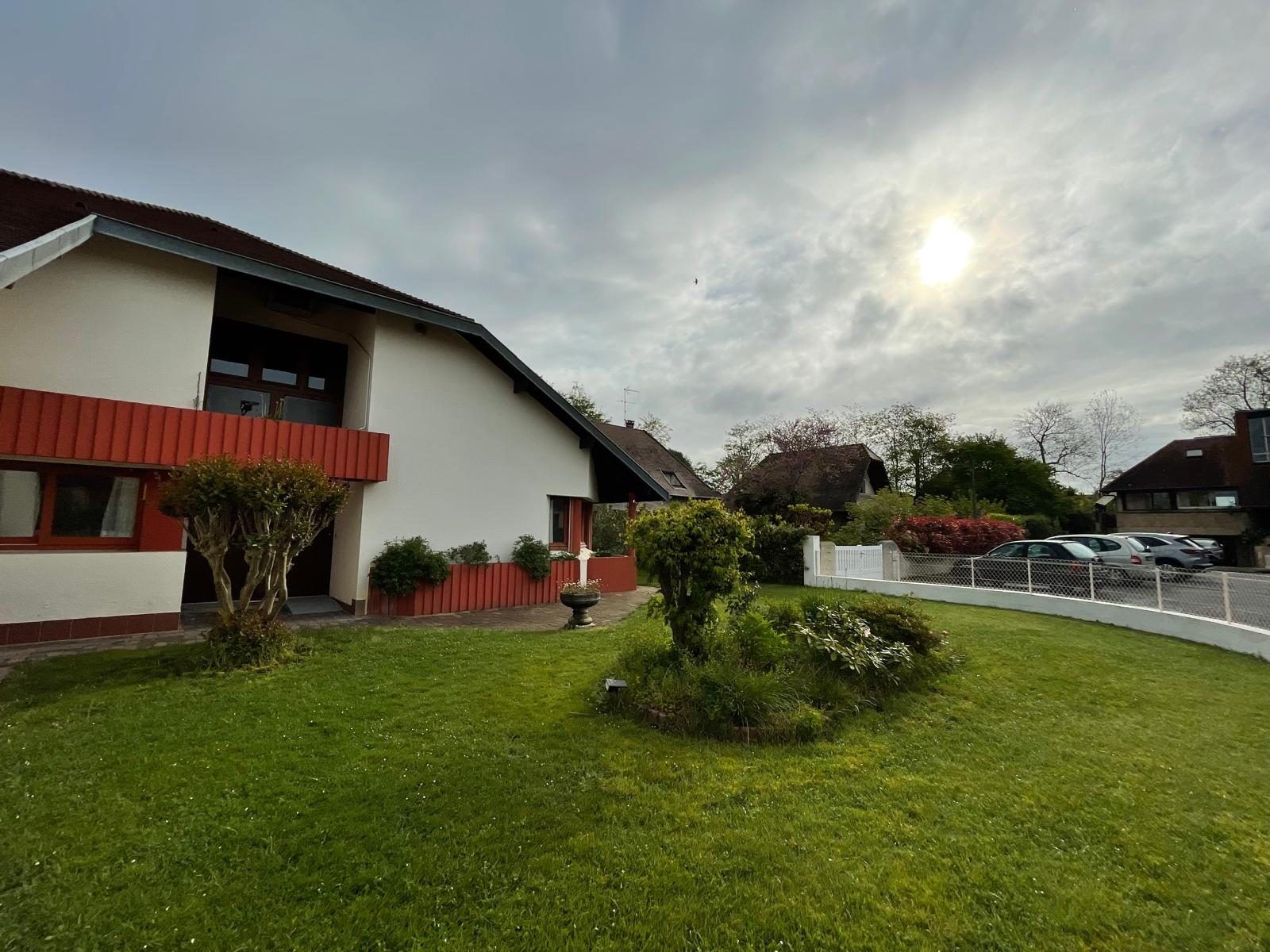 Villa / Maison  T6 à louer Pau 64000