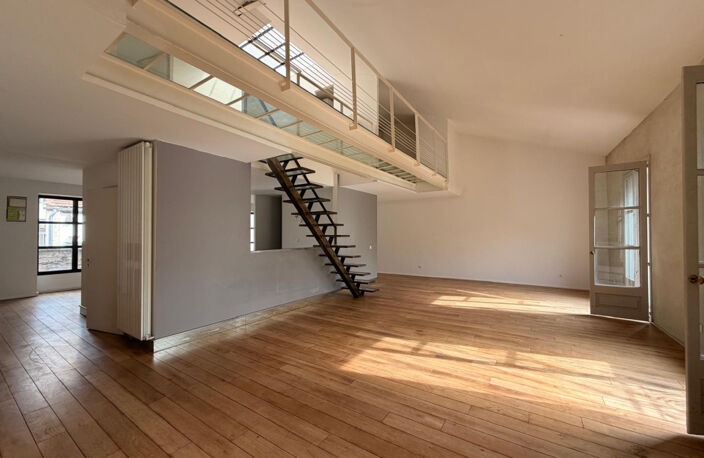 NÎMES   MAISON CARRÉE | Duplex d'exception avec terrasse — photo 2