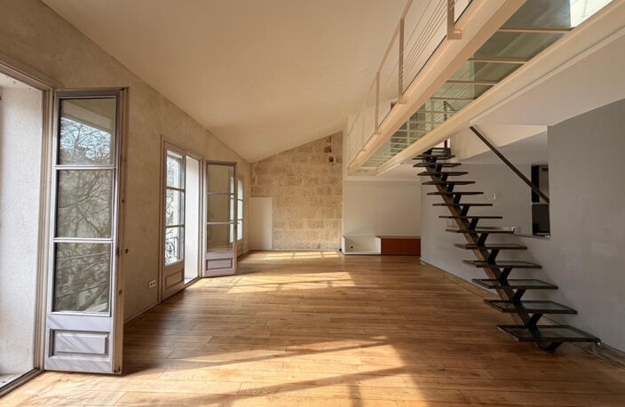 NÎMES   MAISON CARRÉE | Duplex d'exception avec terrasse — photo 3