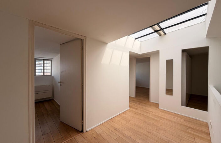 NÎMES   MAISON CARRÉE | Duplex d'exception avec terrasse — photo 4