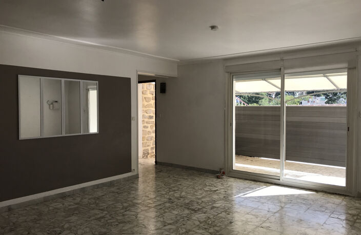 MARSEILLE 15 ND LIMITE PROPRIETE DE RAPPORT AVEC 4 LOGEMENTS — photo 3