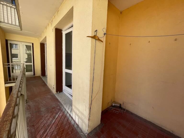 4 Pièces Appartement T4 avec parking et cave — photo 1