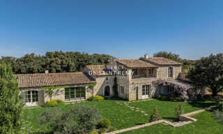 Maison 8 Pièces 300 m² à vendre à Eygalières (13810)