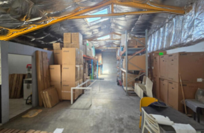 Local d'activités - Entreposage - Bureaux 250 m2 Le Port — photo 2