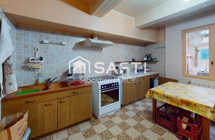 Maison de ville avec véranda et extérieur. — photo 3