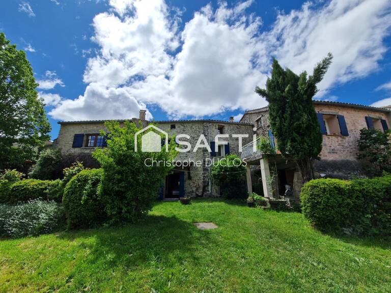 Maison en pierres avec jardin, garage et gîtes indépendants. — photo 1