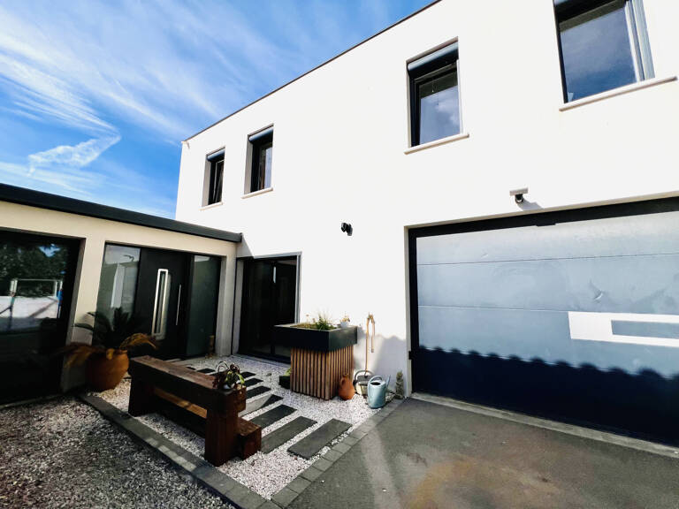 Vente villa T6 avec piscine et garage — photo 1