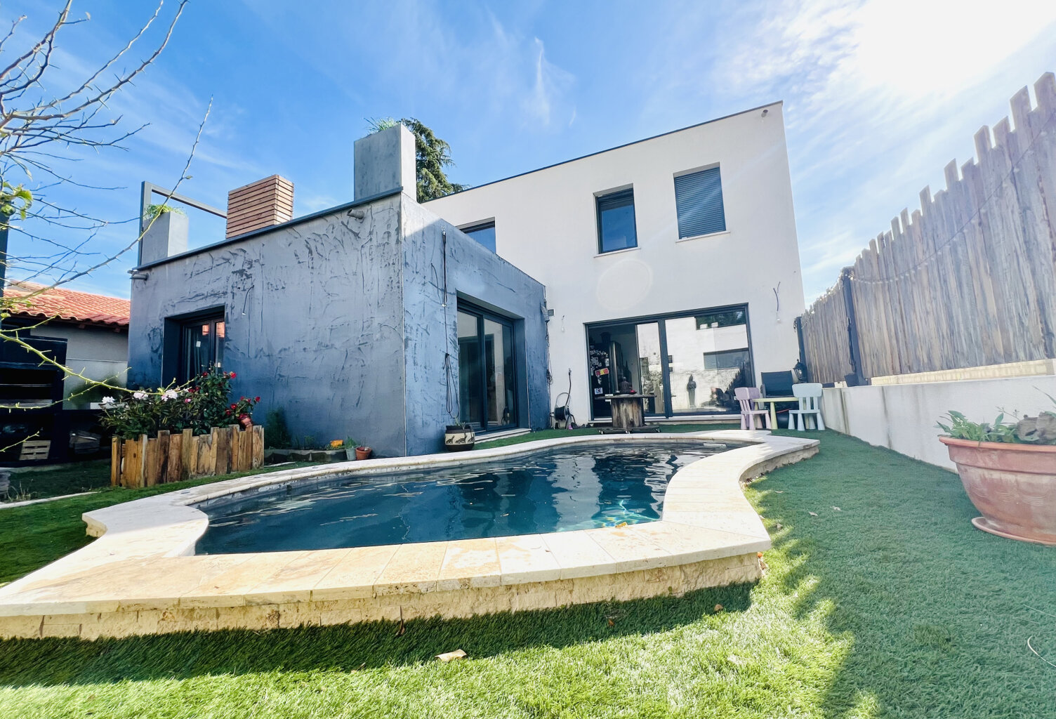 Vente villa T6 avec piscine et garage — photo 1