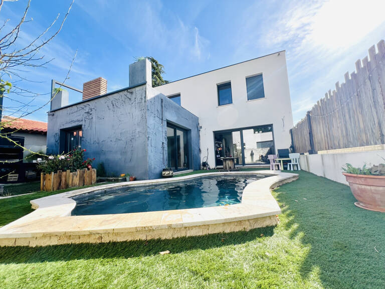 Vente villa T6 avec piscine et garage — photo 1
