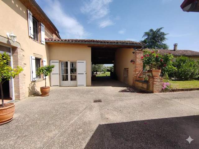 MAISON DE VILLAGE AVEC GITE — photo du bien