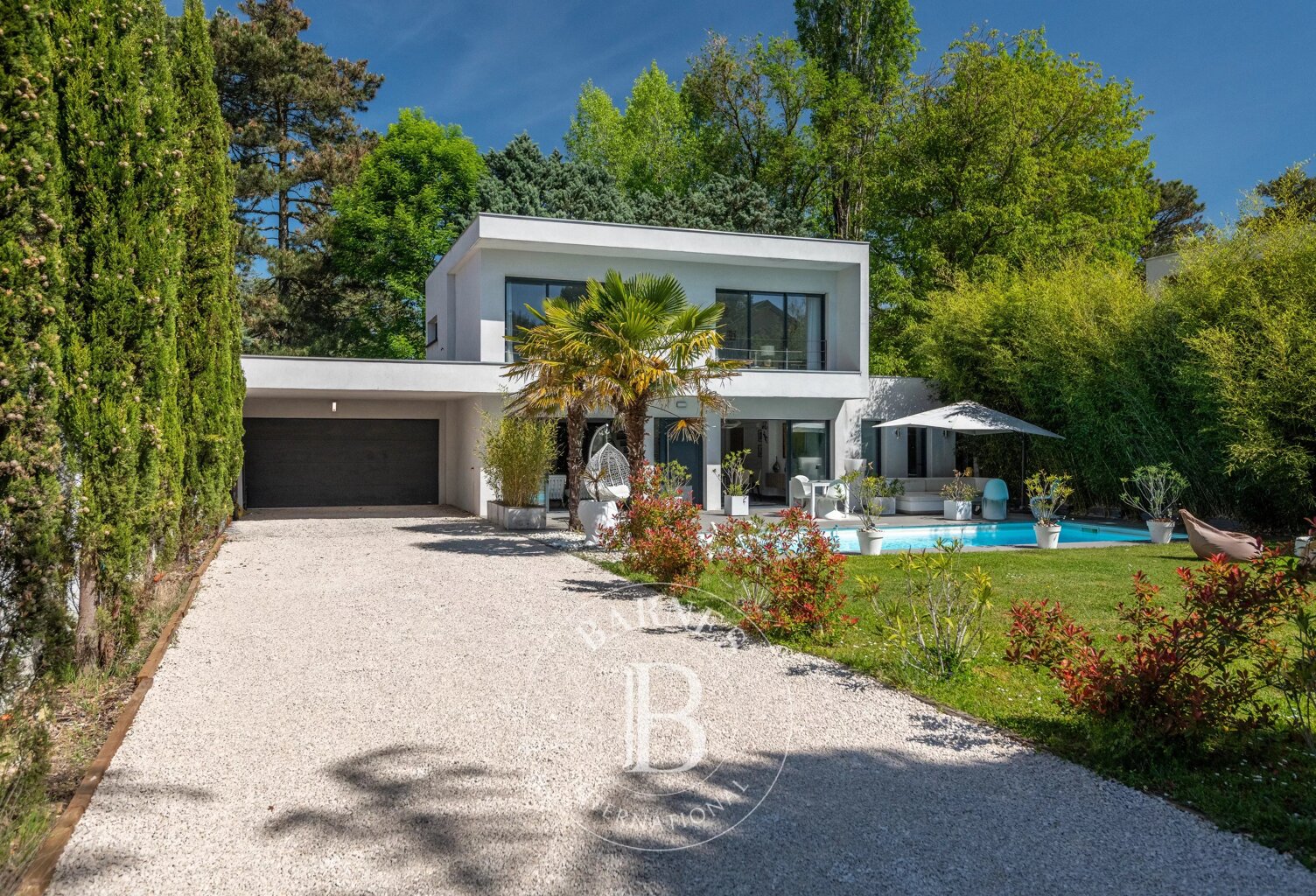 Maison contemporaine 141 m² – terrain 711 m² – 4 chambres – piscine — photo 1