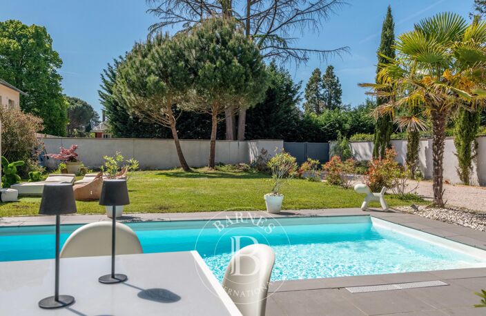 Maison contemporaine 141 m² – terrain 711 m² – 4 chambres – piscine — photo 2