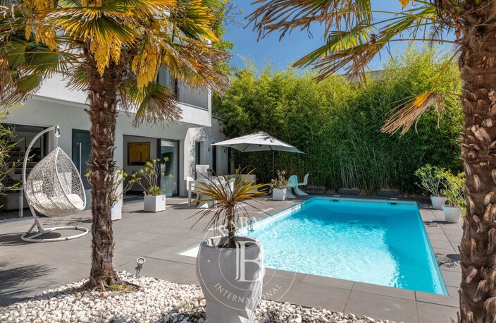 Maison contemporaine 141 m² – terrain 711 m² – 4 chambres – piscine — photo 5