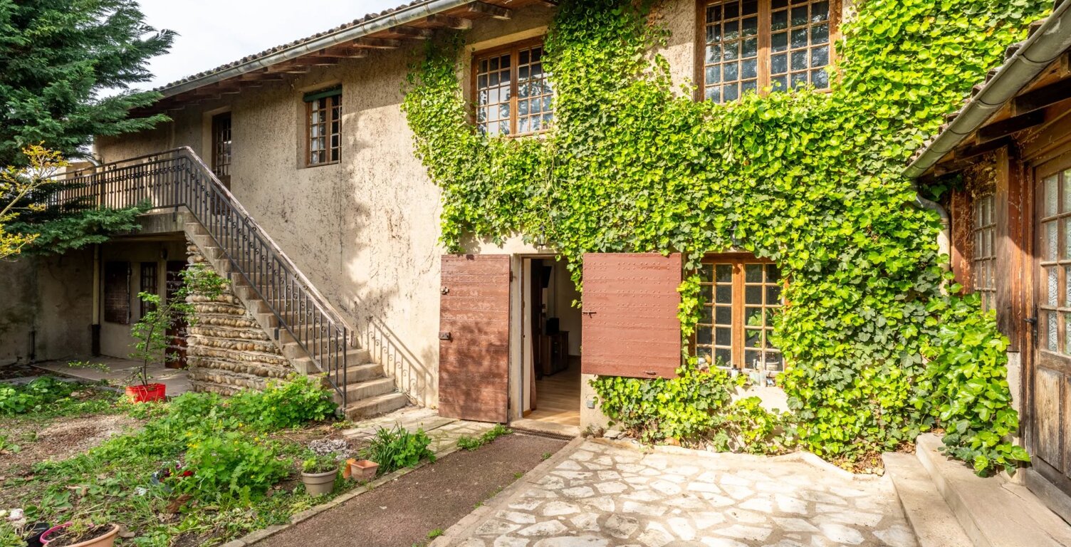 Vente maison 10 pièces 226 m² Ars-sur-Formans (01480) — photo 1