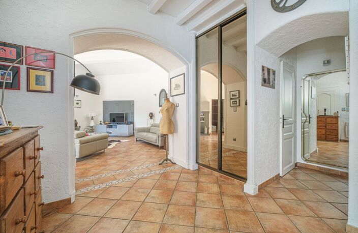 Maison T7 avec piscine — photo 4